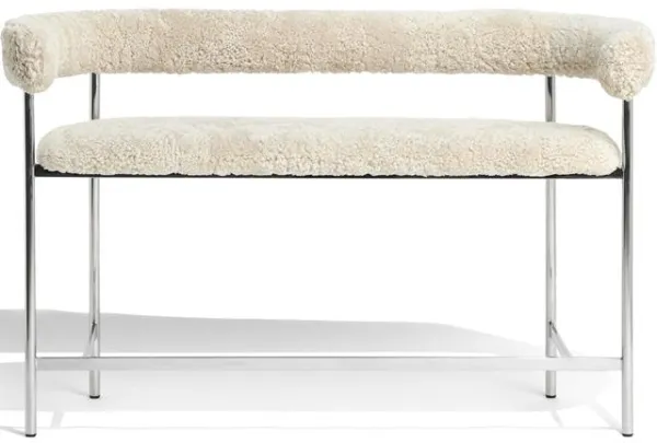 Møbel Copenhagen Font Bar Sofa 75 cm Schaffell Oyster/Poliertes Stahlgestell
